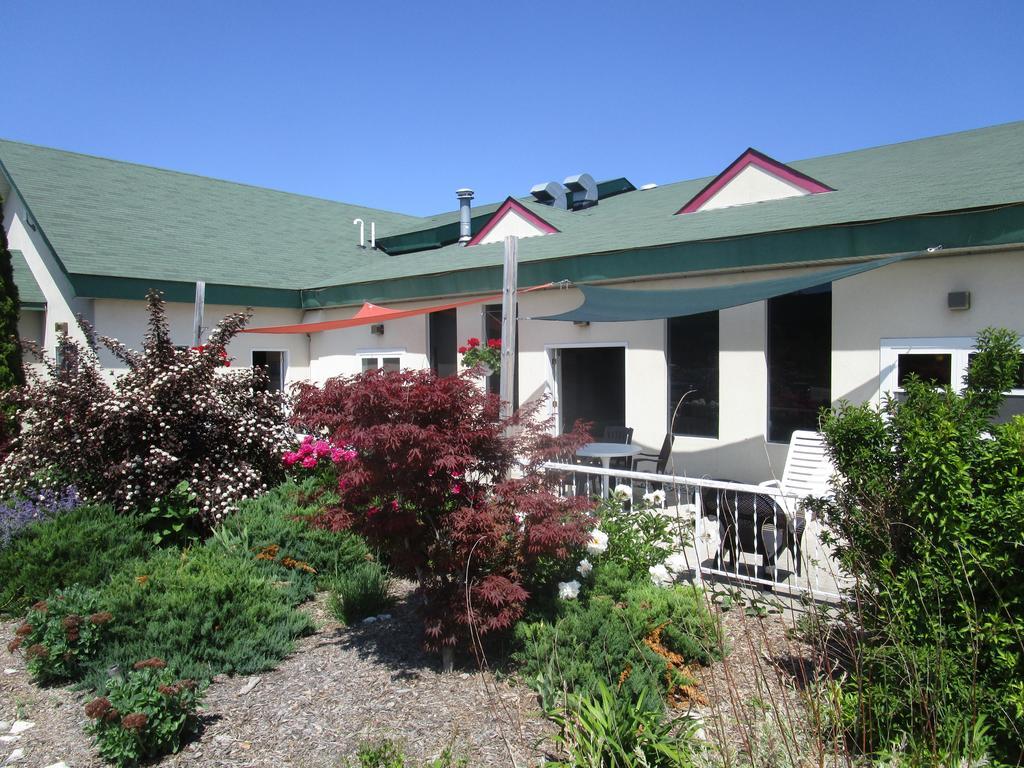 Voyager Inn Saint Ignace Exterior foto
